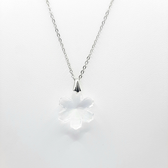Snowflake Swarovski Elements Crystal Necklace Winter Snow New - Picture 3 of 5
